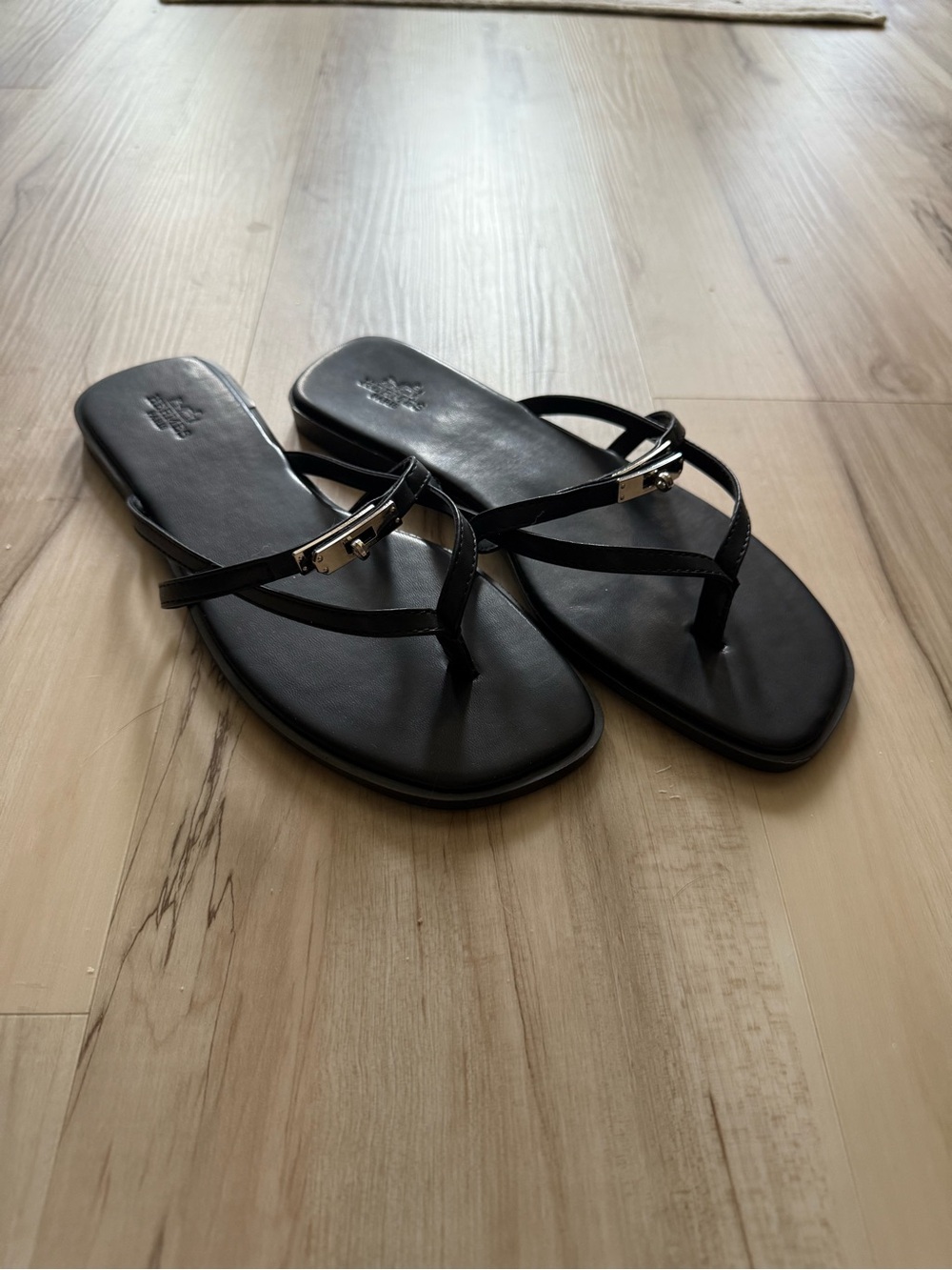 Hermes Miss Sandal Womenโs 7